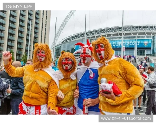 火箭队球员队友合照集锦:赛场内外的兄弟情谊 火箭队球员队友合照集锦:赛场内外的兄弟情谊